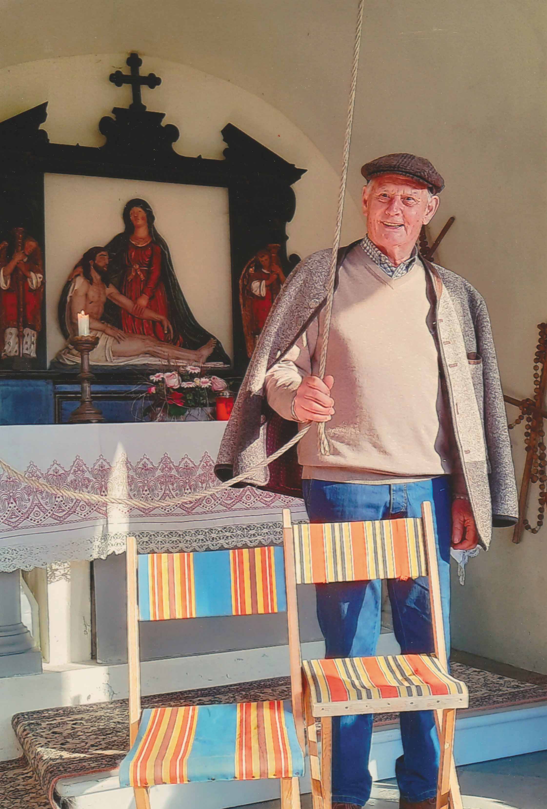 Ferdinand Bertschler läutet  die Glocken.